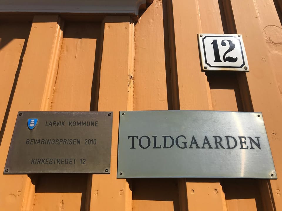 Facade/entrance, Logo/Certificate/Sign