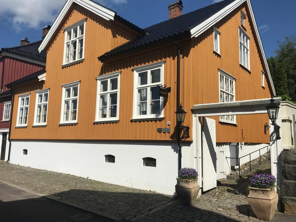 Property building, Facade/entrance