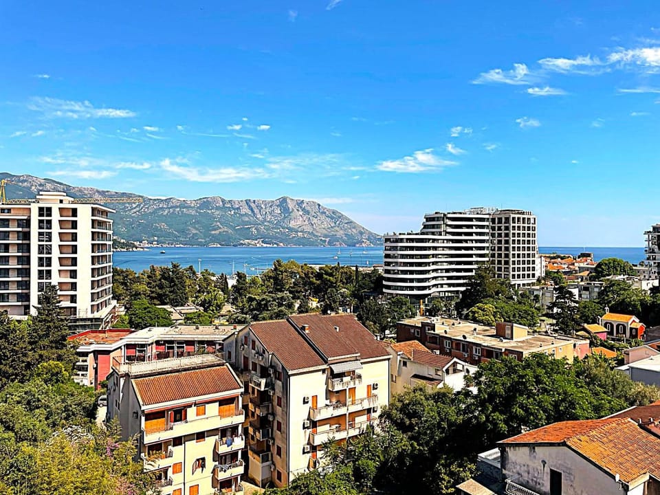 Nearby landmark, City view, Mountain view, Sea view