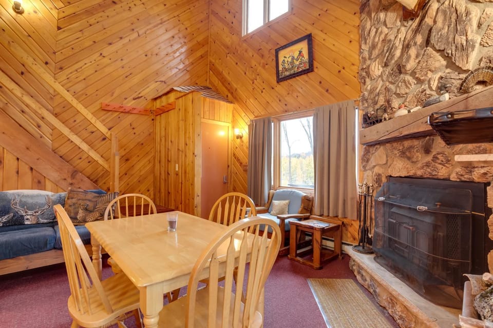Outdoor Lover's Paradise: Slopeside Cabin! Cabin in Wisconsin