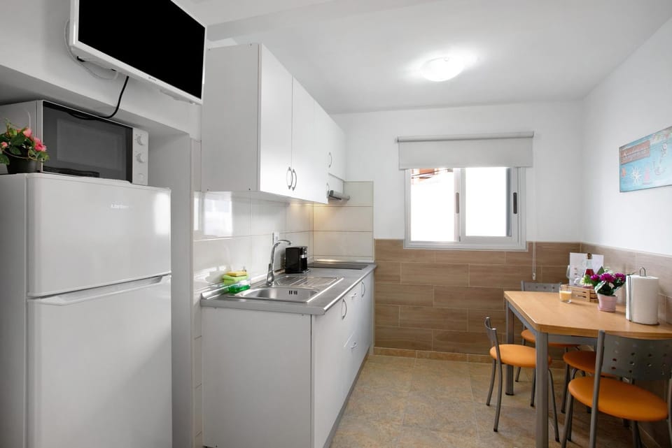 Kitchen or kitchenette, Living room