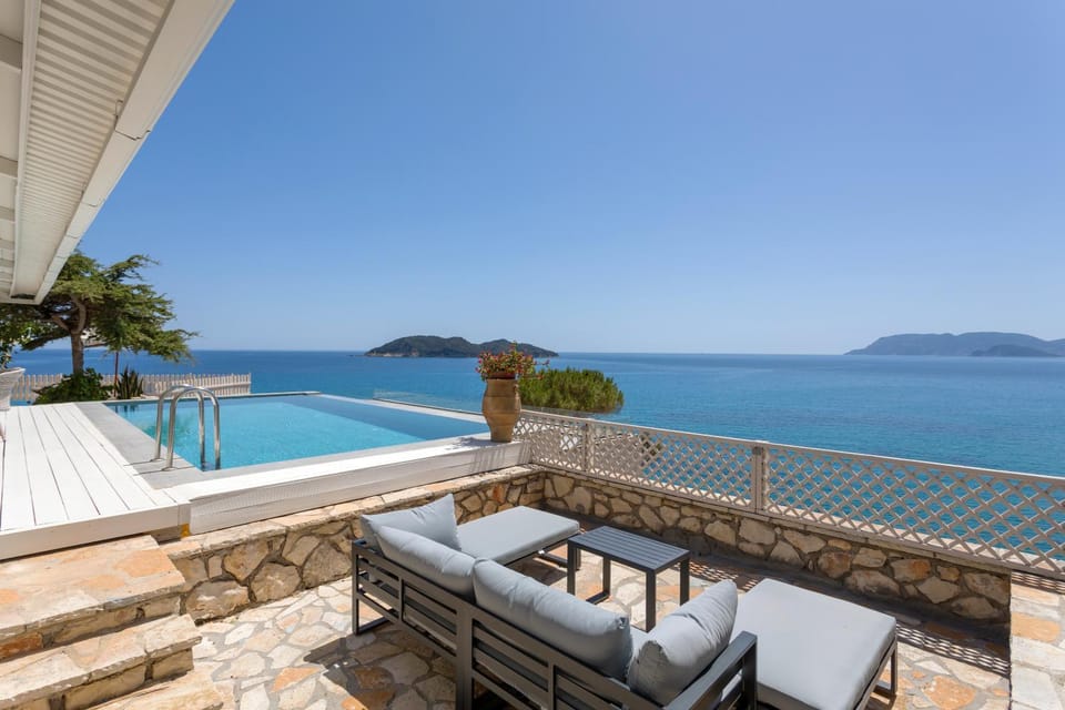 Patio, Nearby landmark, Day, Natural landscape, View (from property/room), Balcony/Terrace, Mountain view, Pool view, Sea view, Swimming pool, sunbed