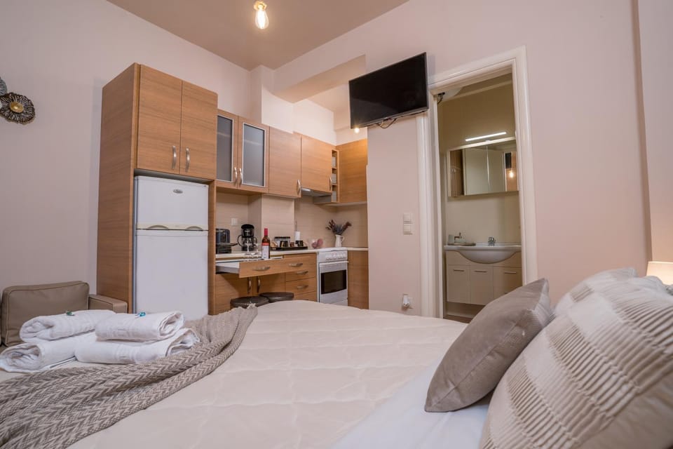 Kitchen or kitchenette, Living room, Photo of the whole room, Seating area, Dining area, Bedroom, minibar, pet friendly, towels