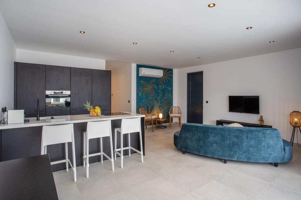 TV and multimedia, Kitchen or kitchenette, Living room