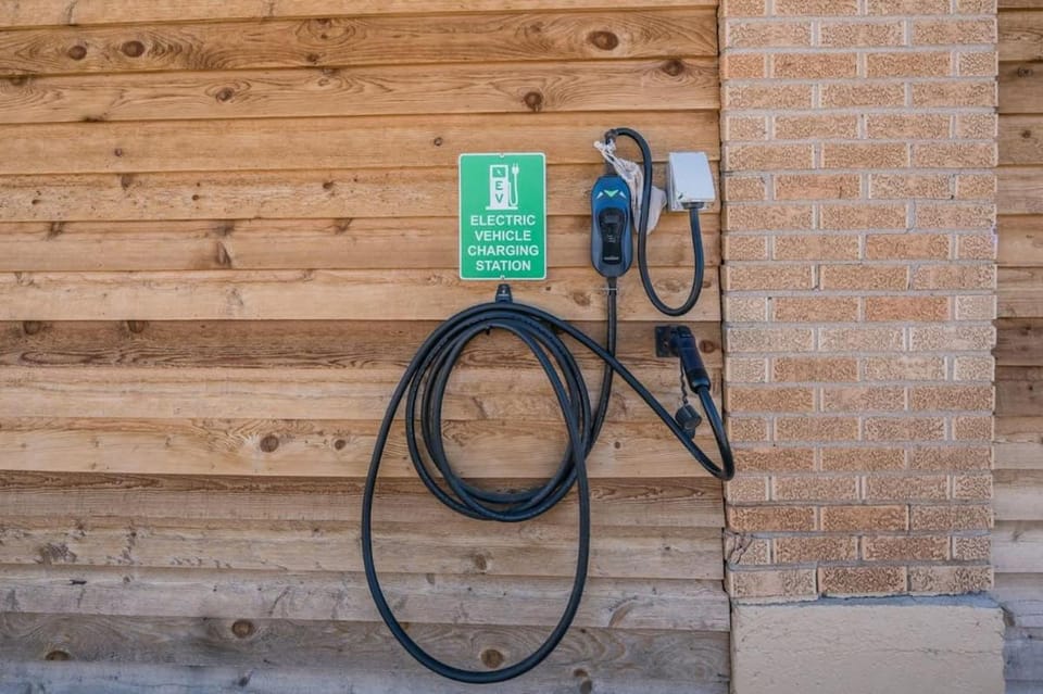 Amazing Hot tub l Sleeps 14 House in Amarillo