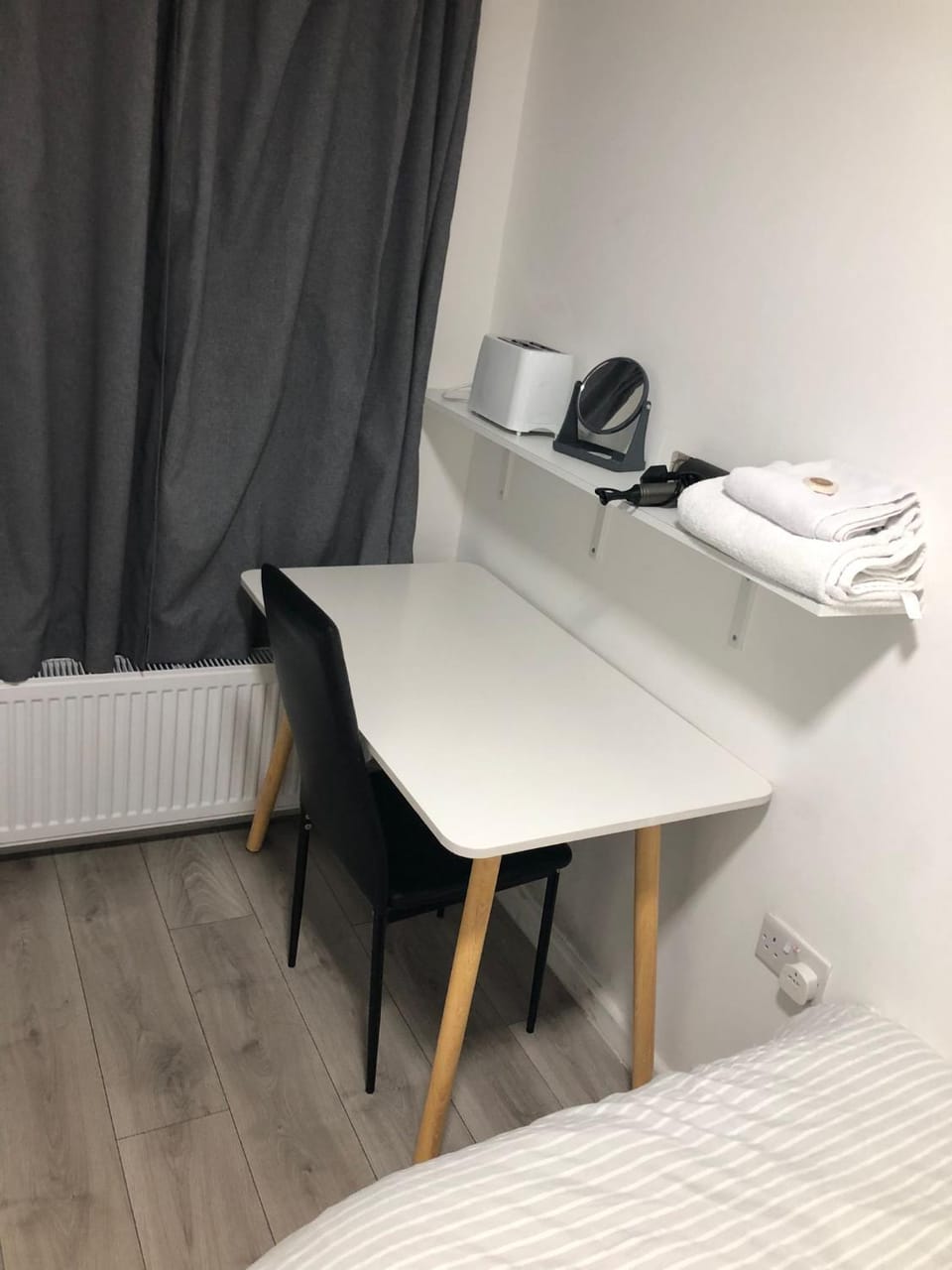 Studio Flat Private Shower Wc and Kitchenette Apartment in London