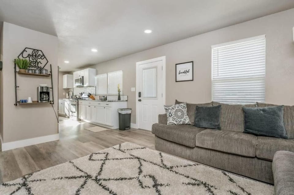 Updated stay Cozy with Hot Tub (2023 Model) House in Amarillo