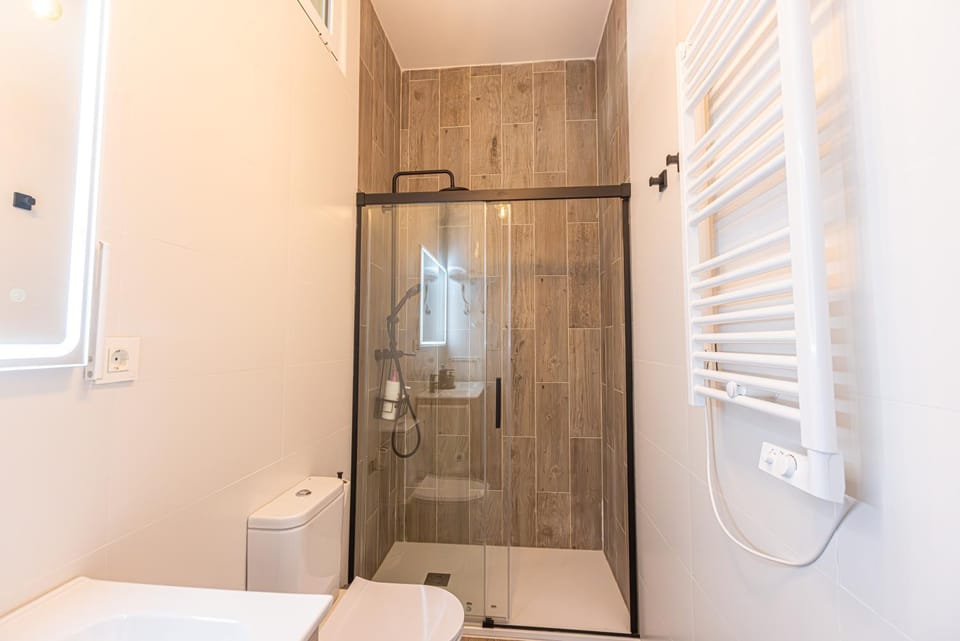 Shower, Bathroom, internet
