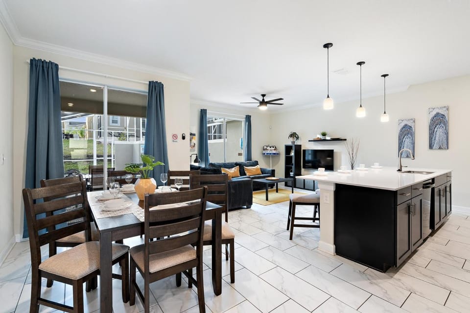 Kitchen or kitchenette, Living room, Dining area