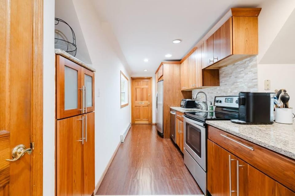 Private estate apartment. Apartment in Glen Head