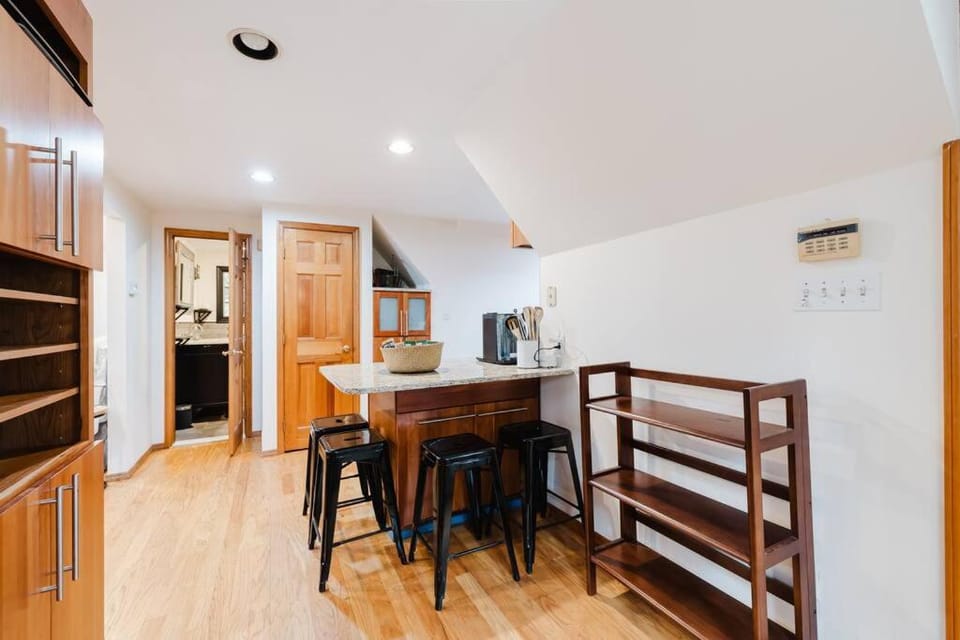 Private estate apartment. Apartment in Glen Head