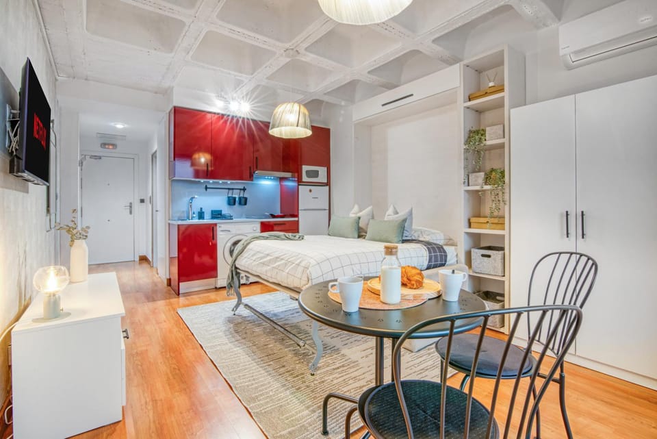 Cozy Penthouse, 20 min to downtown, Alcalá Norte Apartment in Madrid