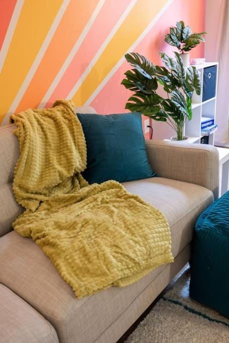 Your UF Getaway: 1 Block from Campus - 4 BD Haven House in Gainesville