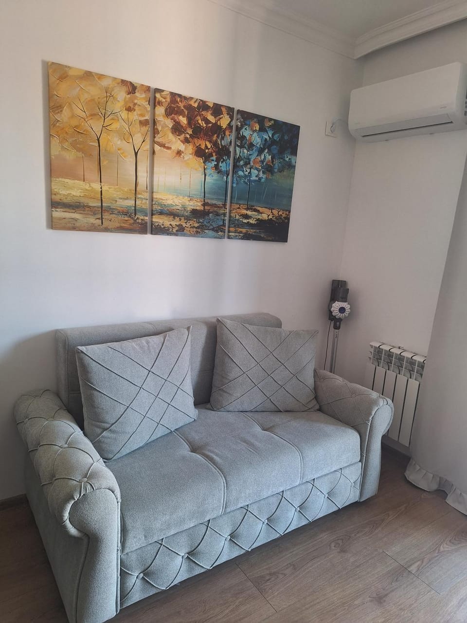 Living room, Seating area, air conditioner