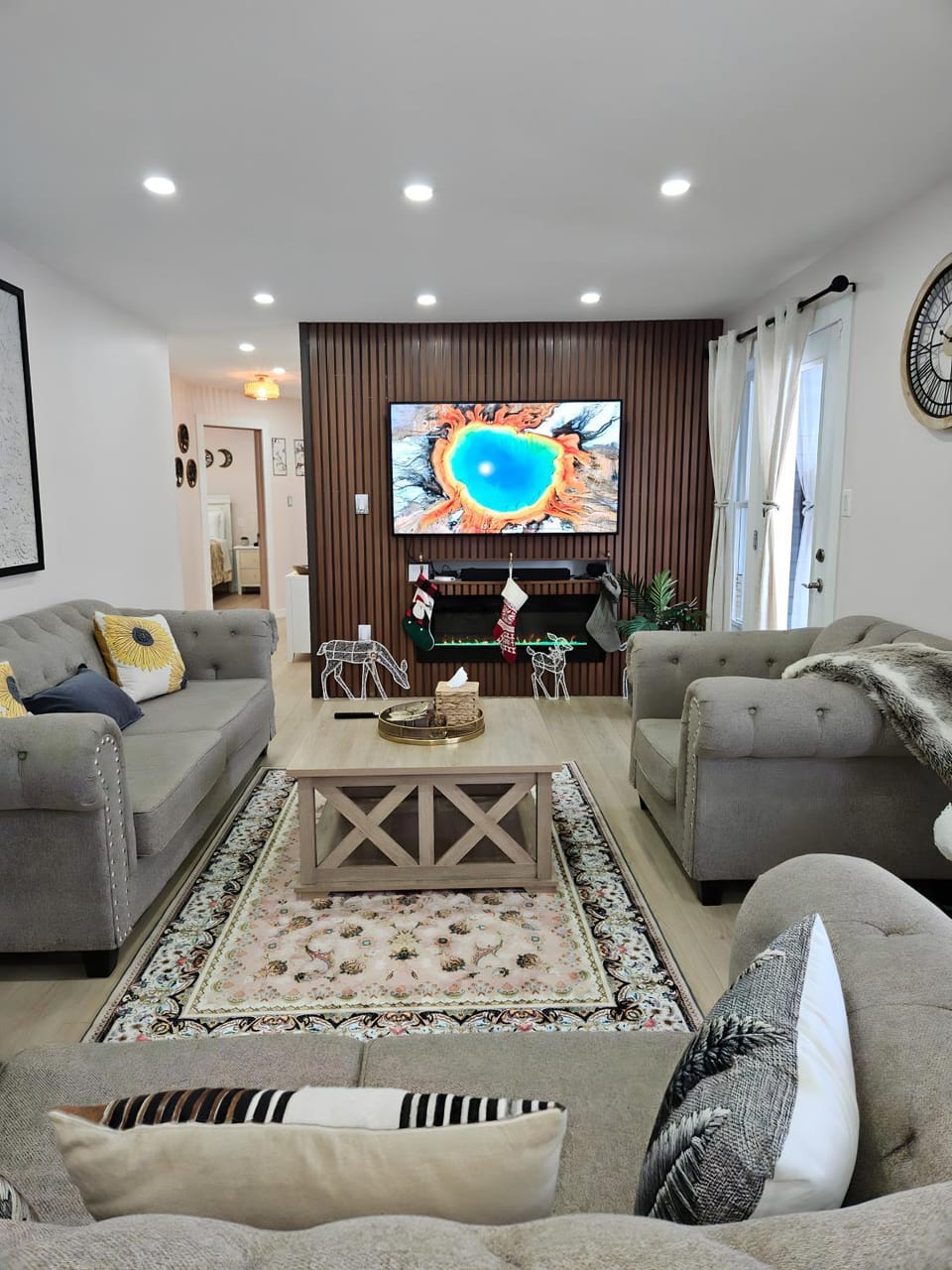 TV and multimedia, Living room, Seating area