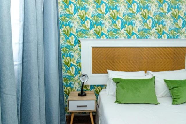 Precious Paradise Ushaka Hotel in Durban
