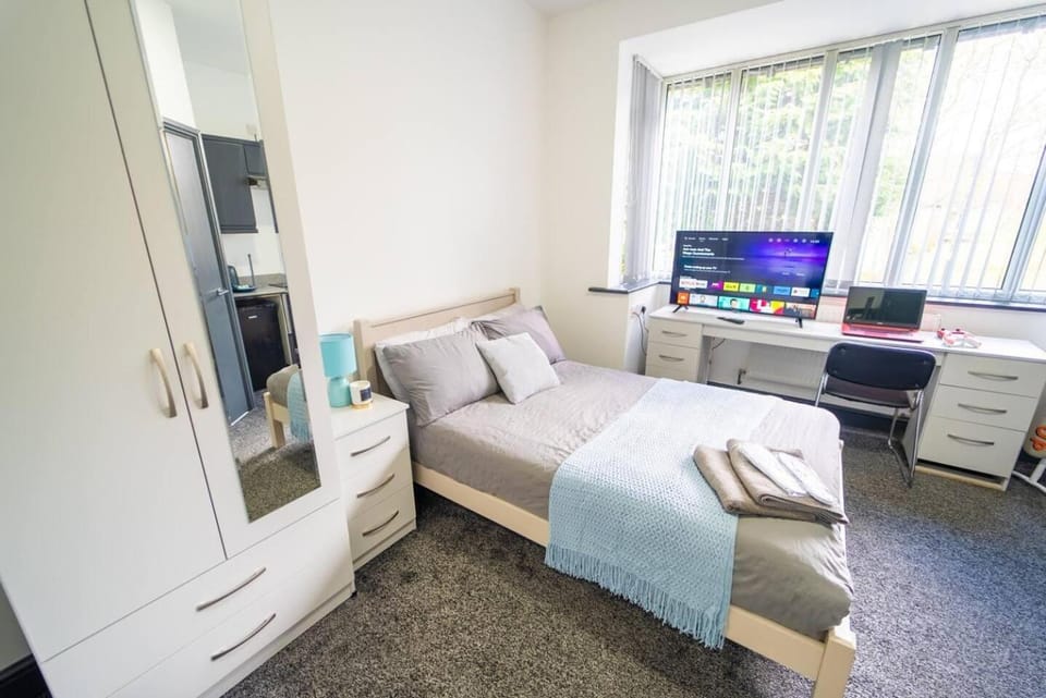 TV and multimedia, Bedroom, hair dresser, wardrobe