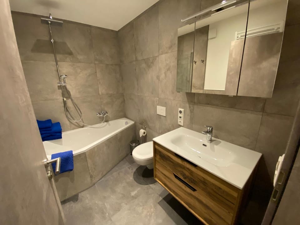 Bathroom, Bath