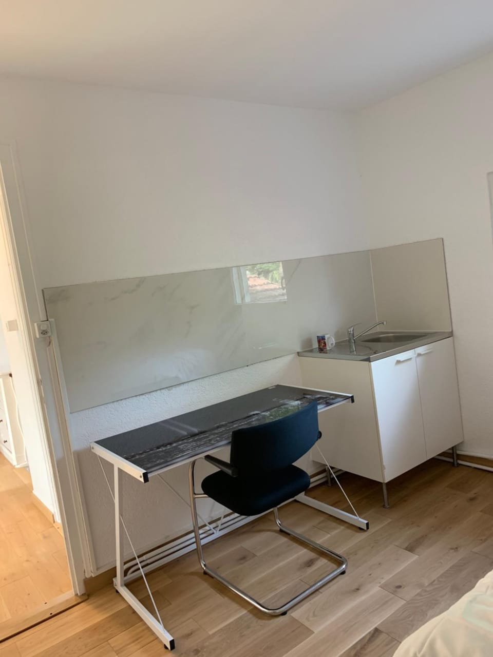 Rooms in the villa near the airport, share bathroom and share kitchen Bed and Breakfast in Canton of Geneva