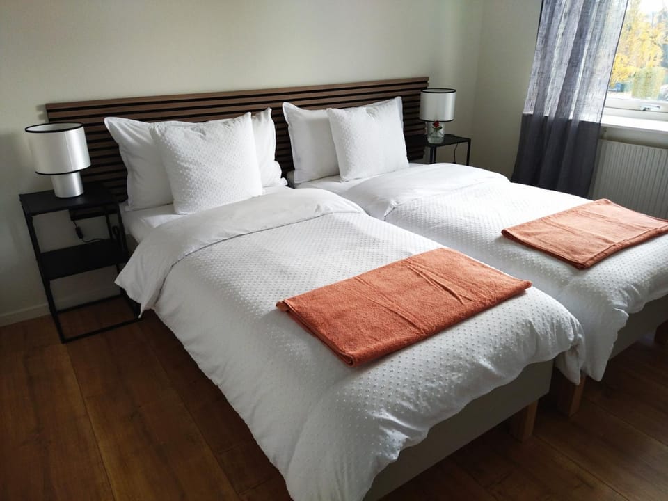Property building, Bed, Photo of the whole room, Bedroom
