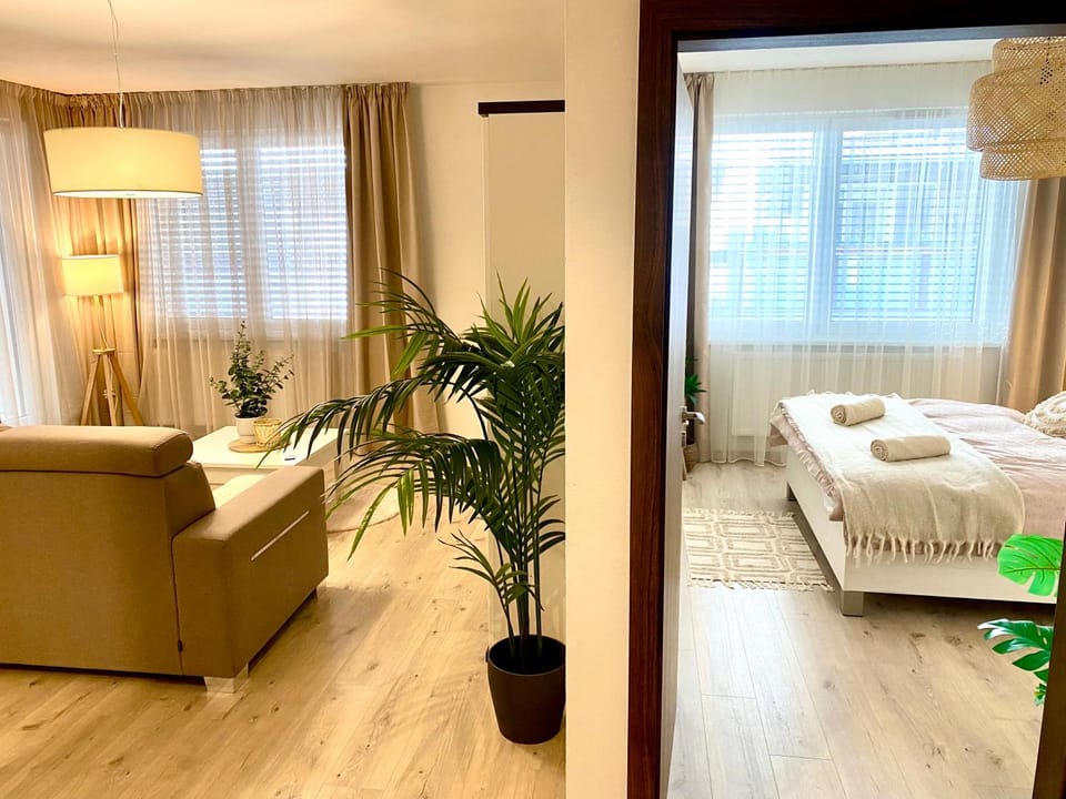 The Elite Suite downtown A/C & garage parking Apartment in Bratislava