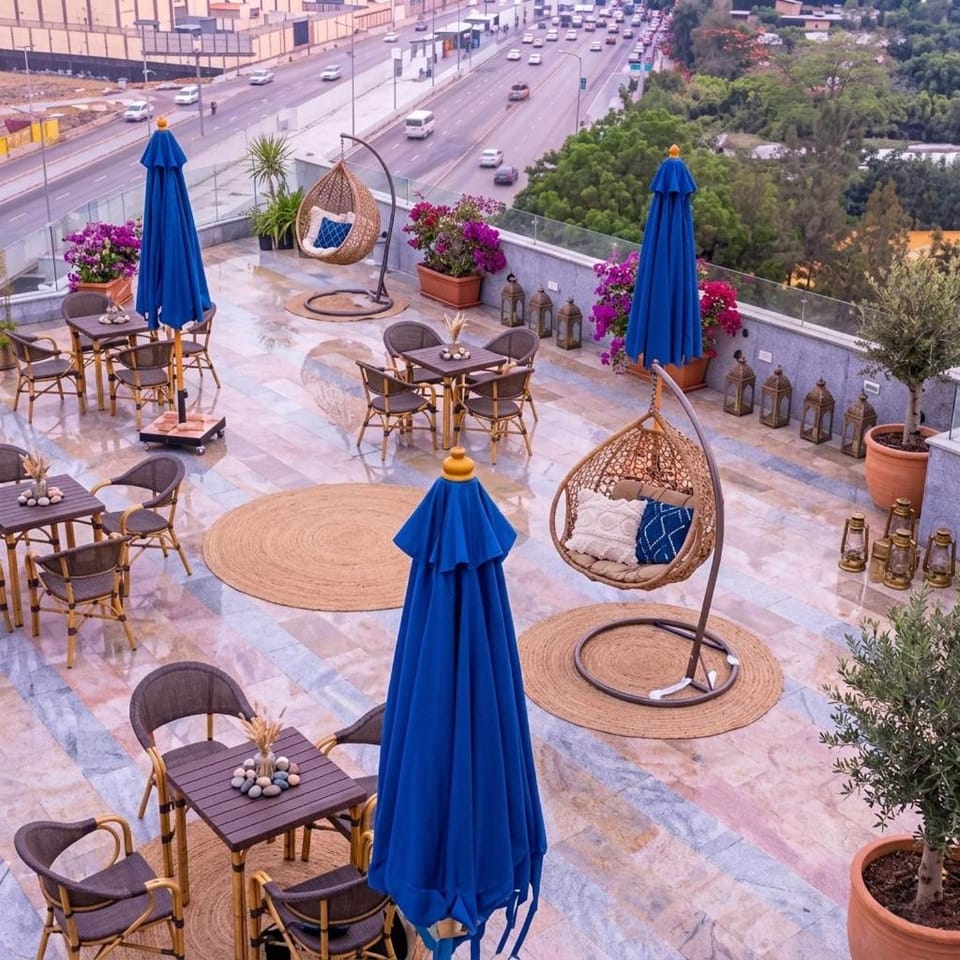 Restaurant/places to eat, Day, View (from property/room), Balcony/Terrace, Banquet/Function facilities