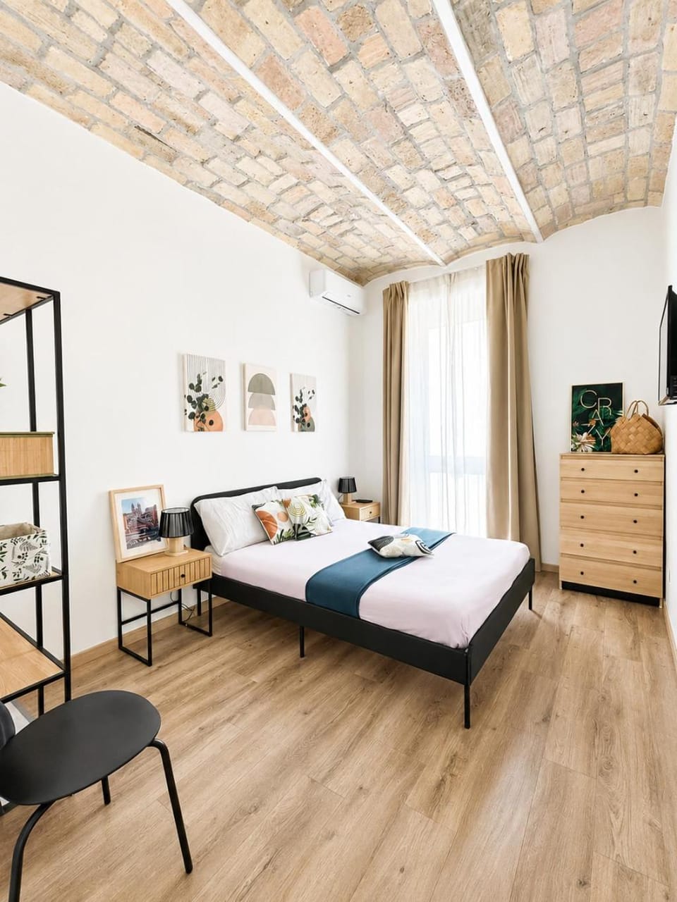 Bedroom, furniture