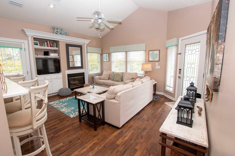 Oceanside, Community Pools, Community Tennis, Seasonal Community Trolley, M418, Mermaids Cove House in Corolla