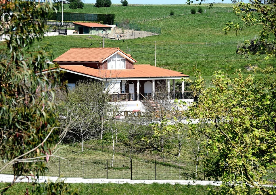 Los Avellanos de Santillana House in Western coast of Cantabria