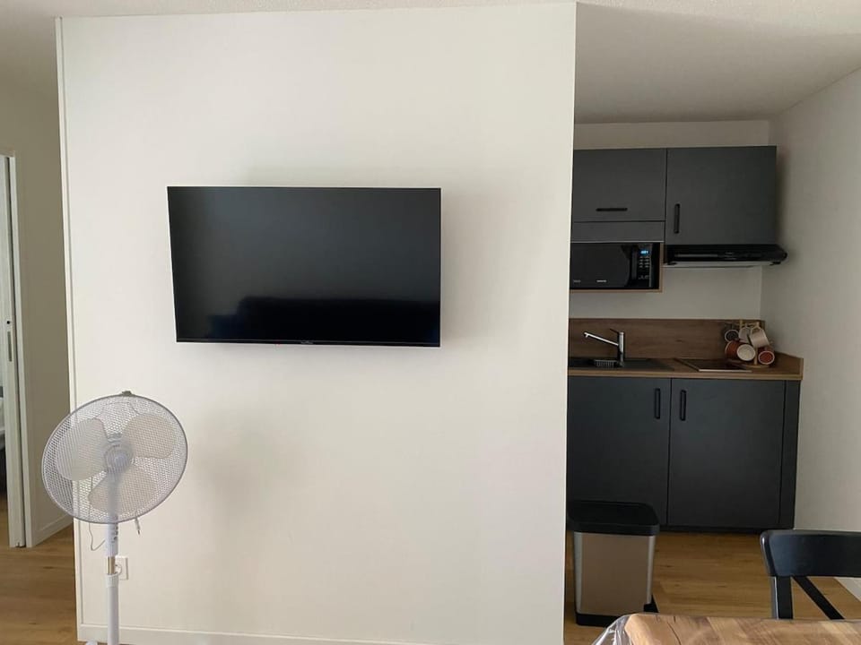 TV and multimedia, Kitchen or kitchenette