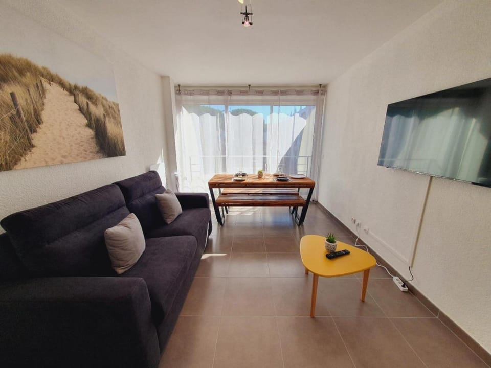 TV and multimedia, Living room, Dining area
