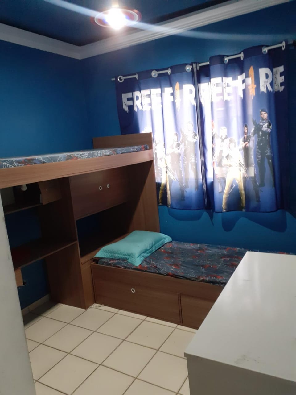 Bedroom, bunk bed