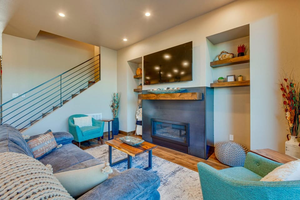 Angel Fire Home w/ Hot Tub < 1 Mi to Ski Slopes! House in Angel Fire
