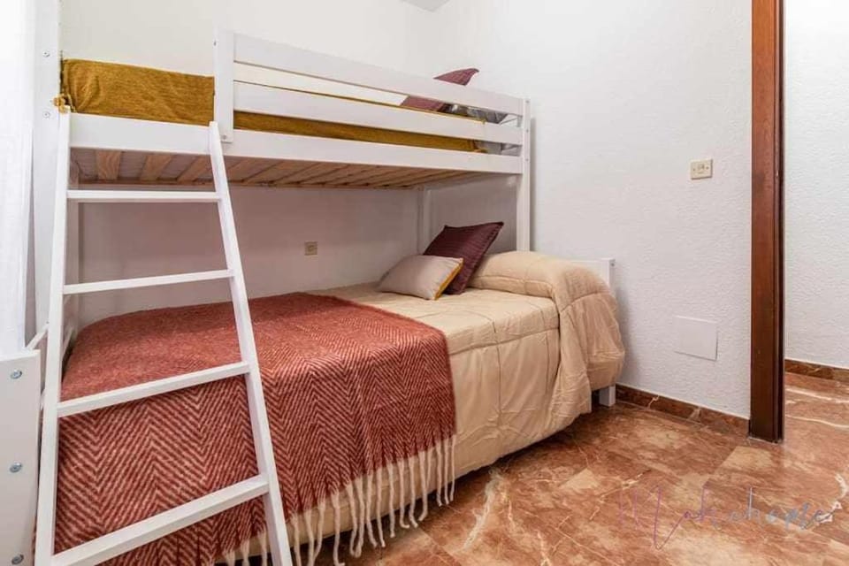 A estrenar pleno centro, parking Apartment in Huelva