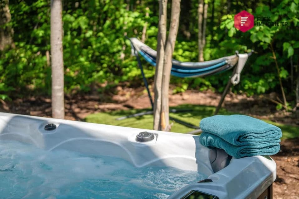 Le Coureur des Bois - Chalet Spa Sauna Nature Aventure - Resort près de Québec House in Quebec