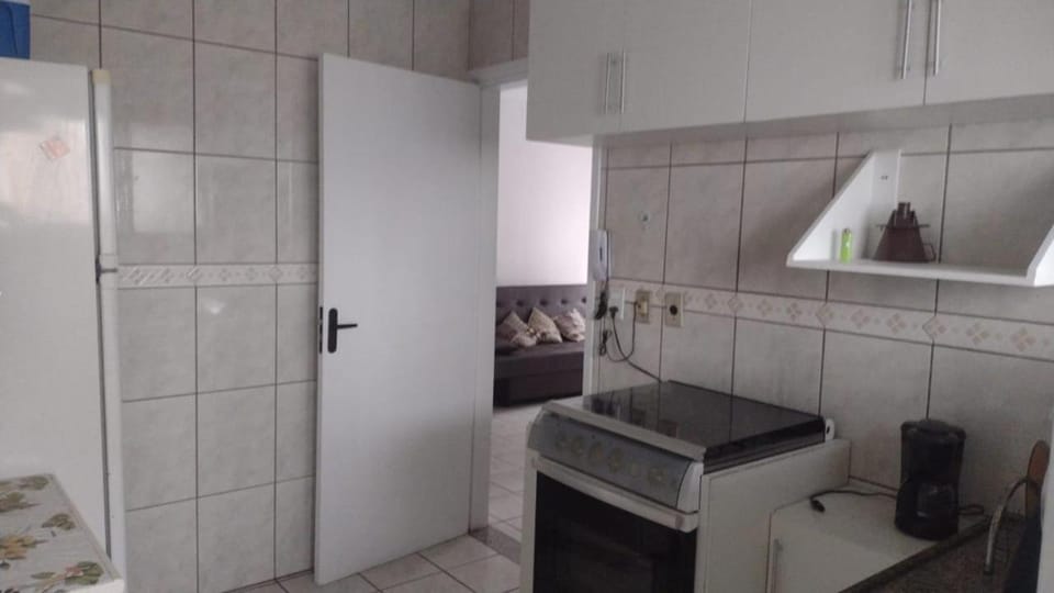 Apartamento Vila Caiçara - 200 metros da praia Apartment in State of São Paulo