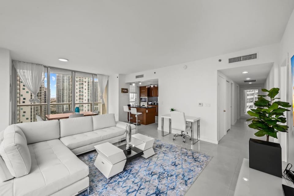 LOVELY 2 BR W ICON BRICKELL-WATERVIEWS -FREE SPA Apartment in Brickell