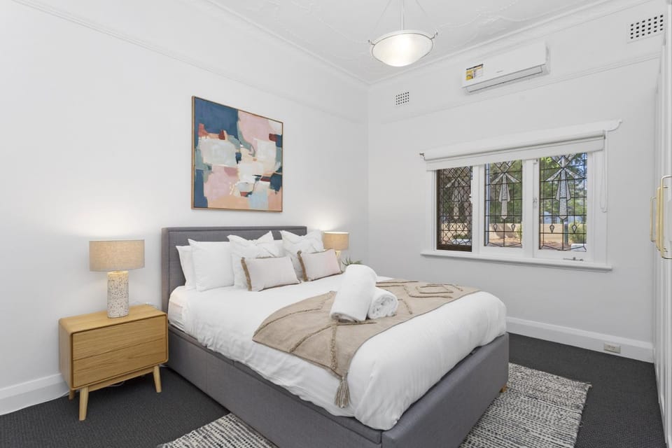 Elegant Art Deco Semi Detached 2-Bed Home by Parks House in Perth