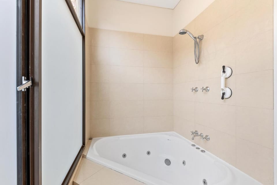 Bed, Coffee/tea facilities, Kitchen or kitchenette, Lounge or bar, Bedroom