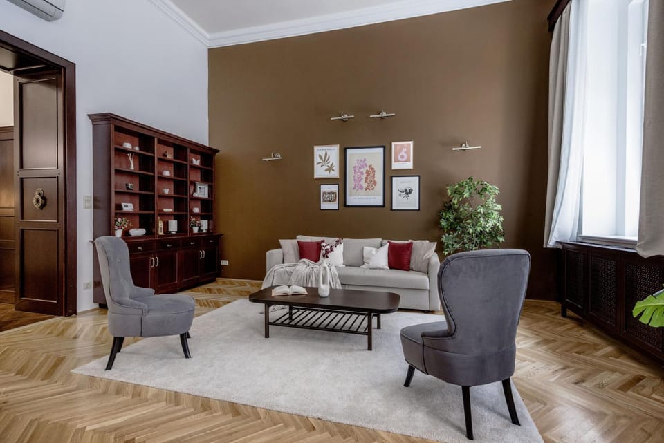 Living room, Seating area