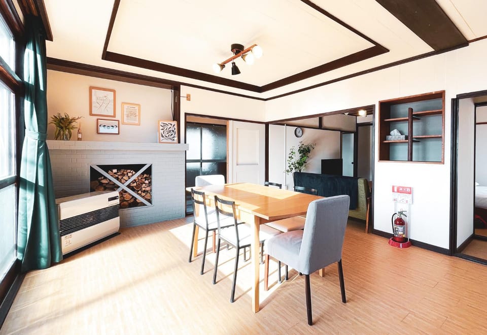 Living room, Dining area