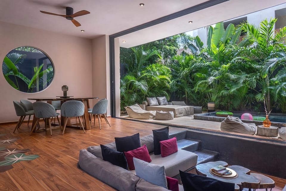 Maison SisCōLinō 4Bdrm w/ SwimUp & Rooftop Pools Villa in State of Quintana Roo