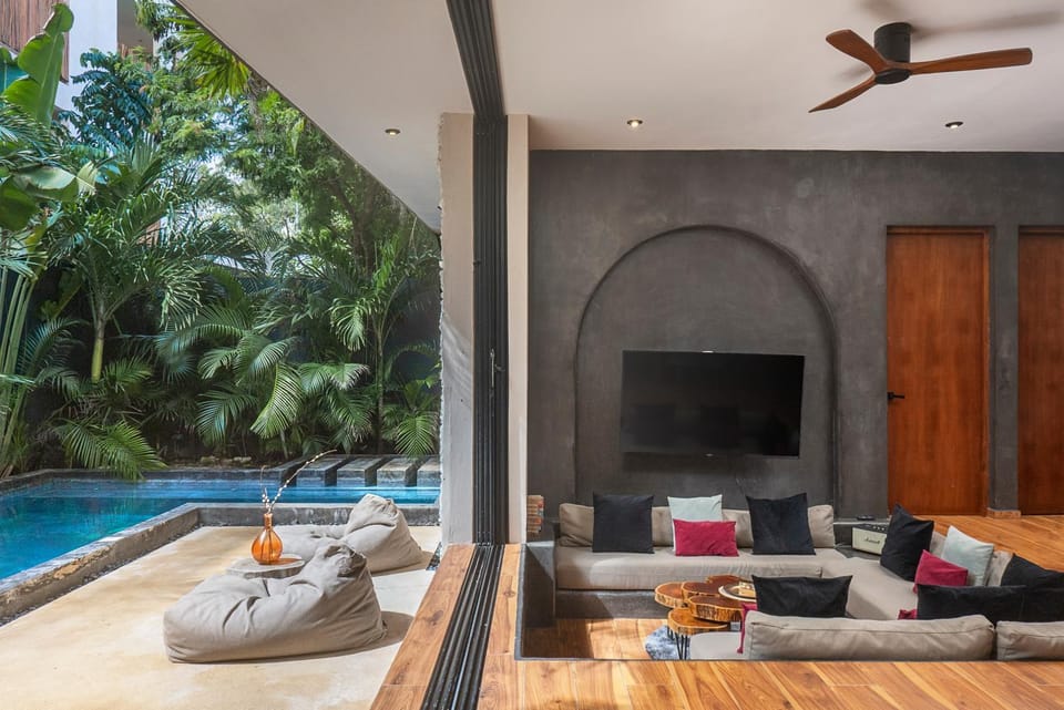 Maison SisCōLinō 4Bdrm w/ SwimUp & Rooftop Pools Villa in State of Quintana Roo