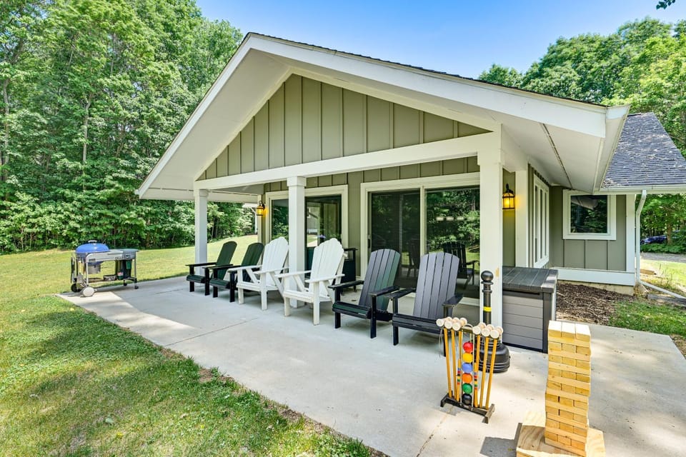 Riverwood: South Haven Retreat on 10 Acres House in Michigan