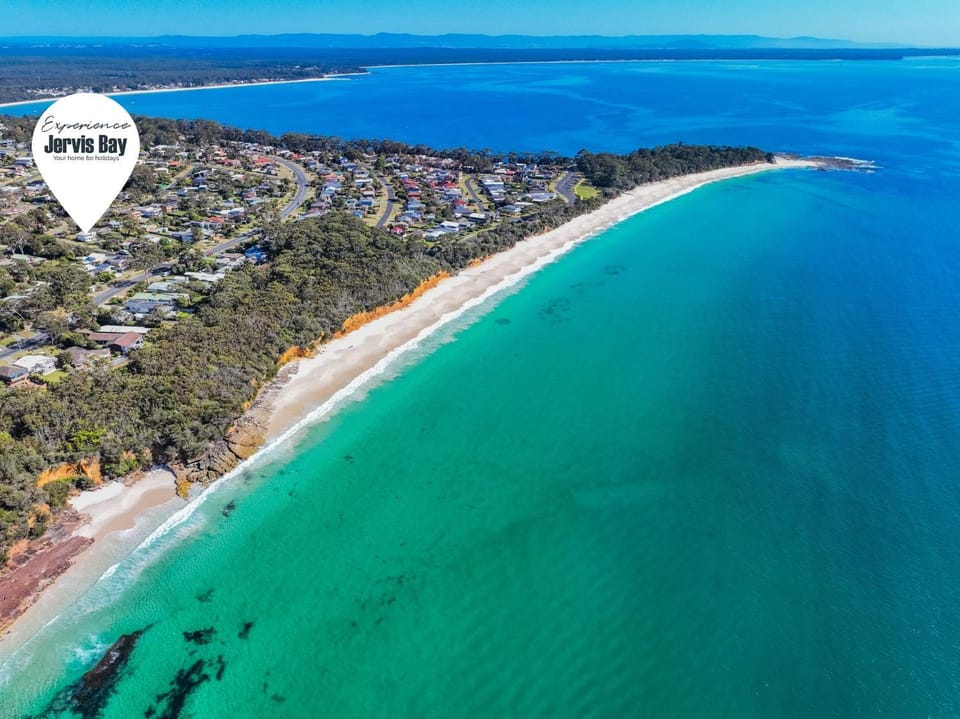 The White House by Experience Jervis Bay House in Vincentia