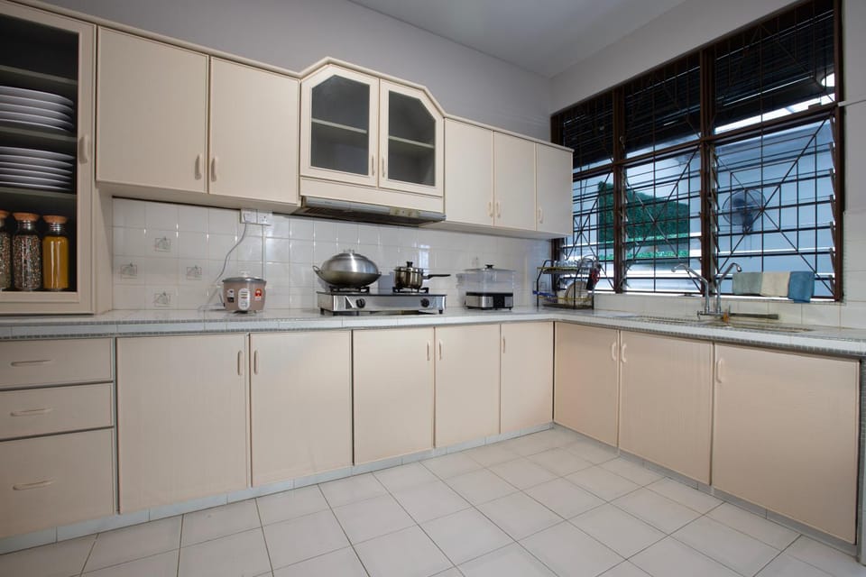 Brown Mansion CoLiving Vacation rental in George Town