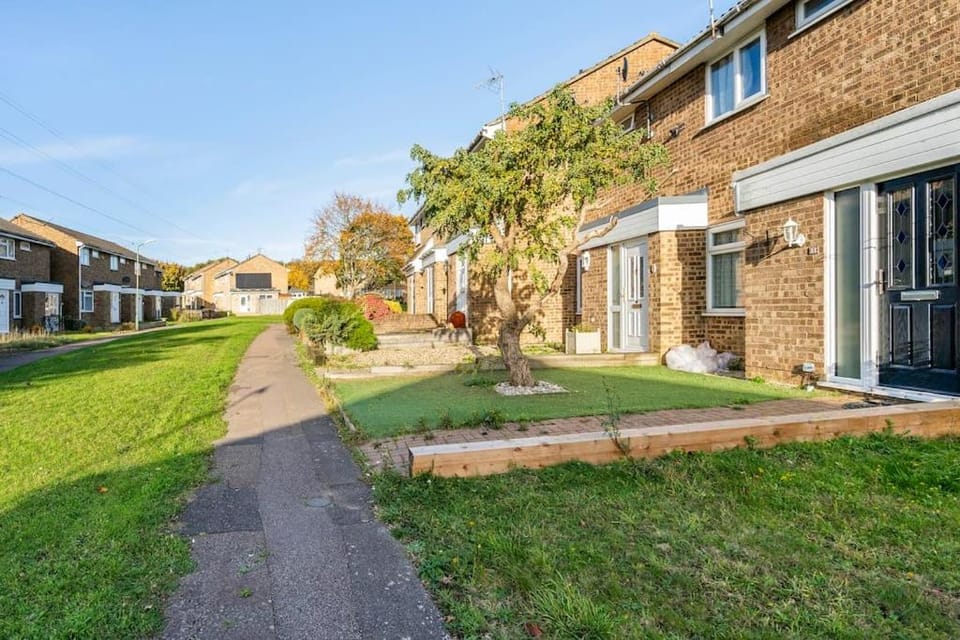 Comfy Stay Maidstone Free Parking and Wifi House in Maidstone