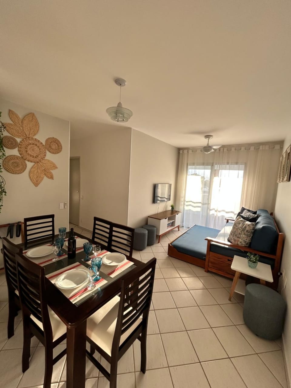 TV and multimedia, Living room, Dining area