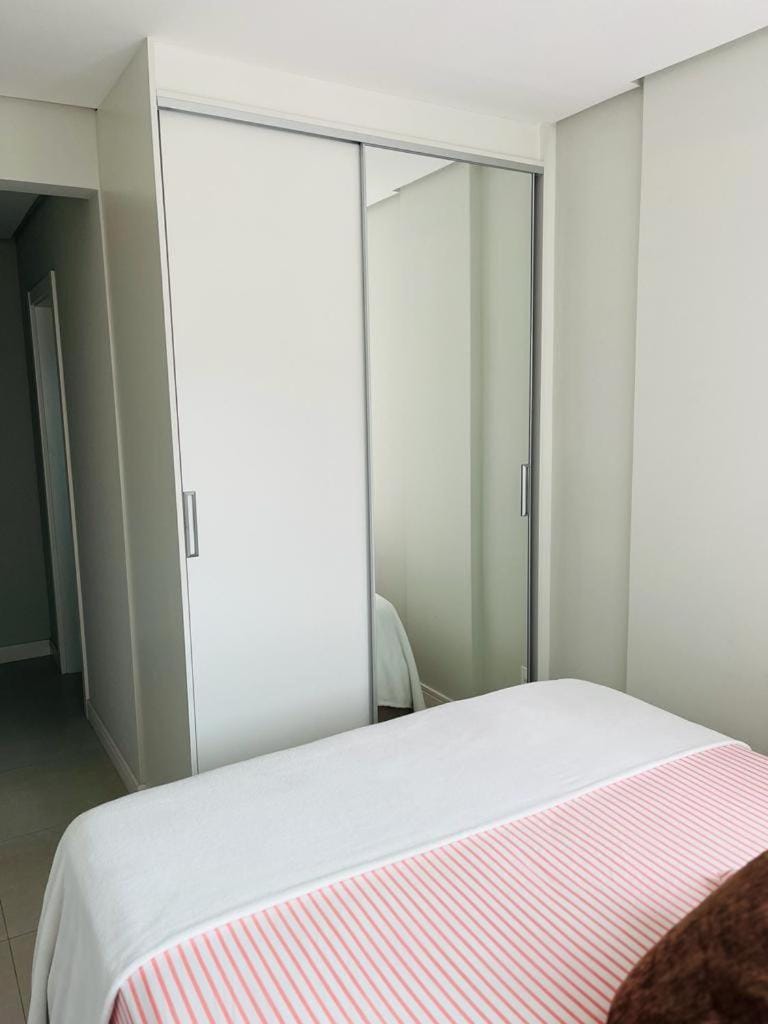 Apartamento na Praia de Palmas com garagem Apartment in Florianopolis