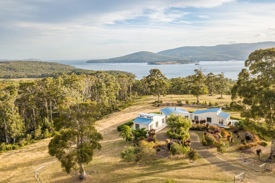 Nearby landmark, Natural landscape, Mountain view, Sea view